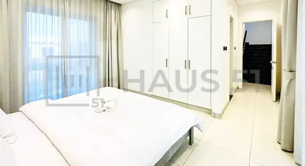 Jumeirah-village-triangle-rent-11