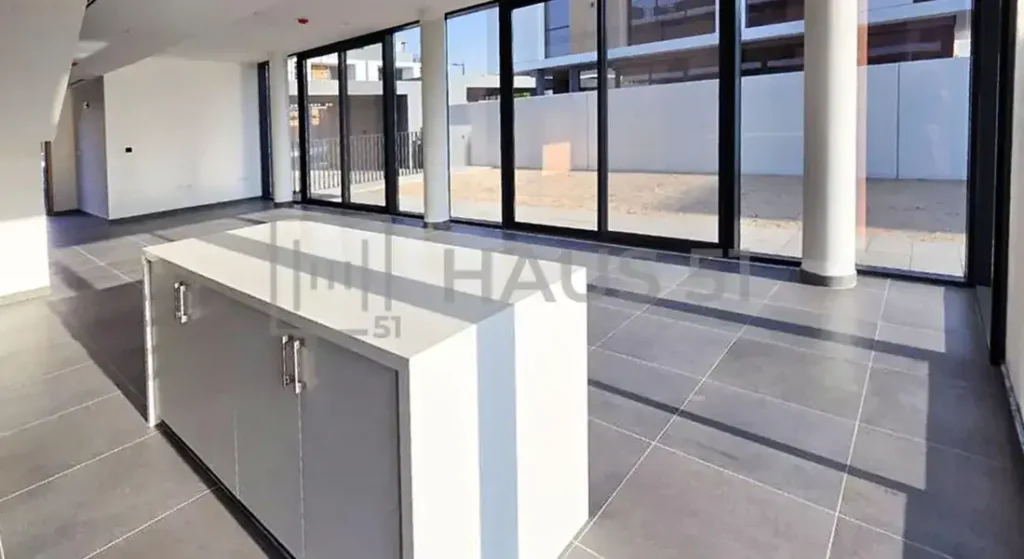 VILLA FOR RENT IN JUNE-8