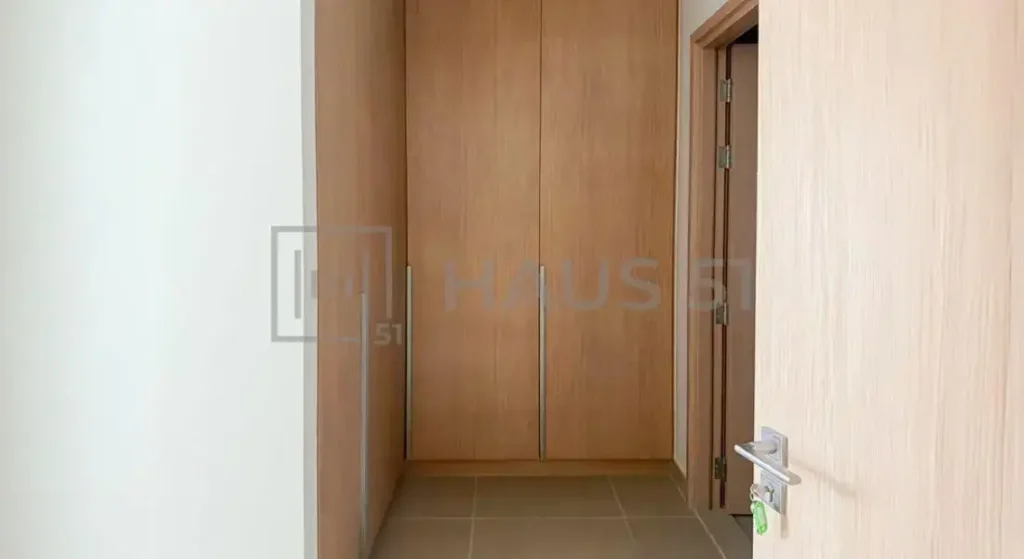 Apartment for Sale in Seagate Building 1-5